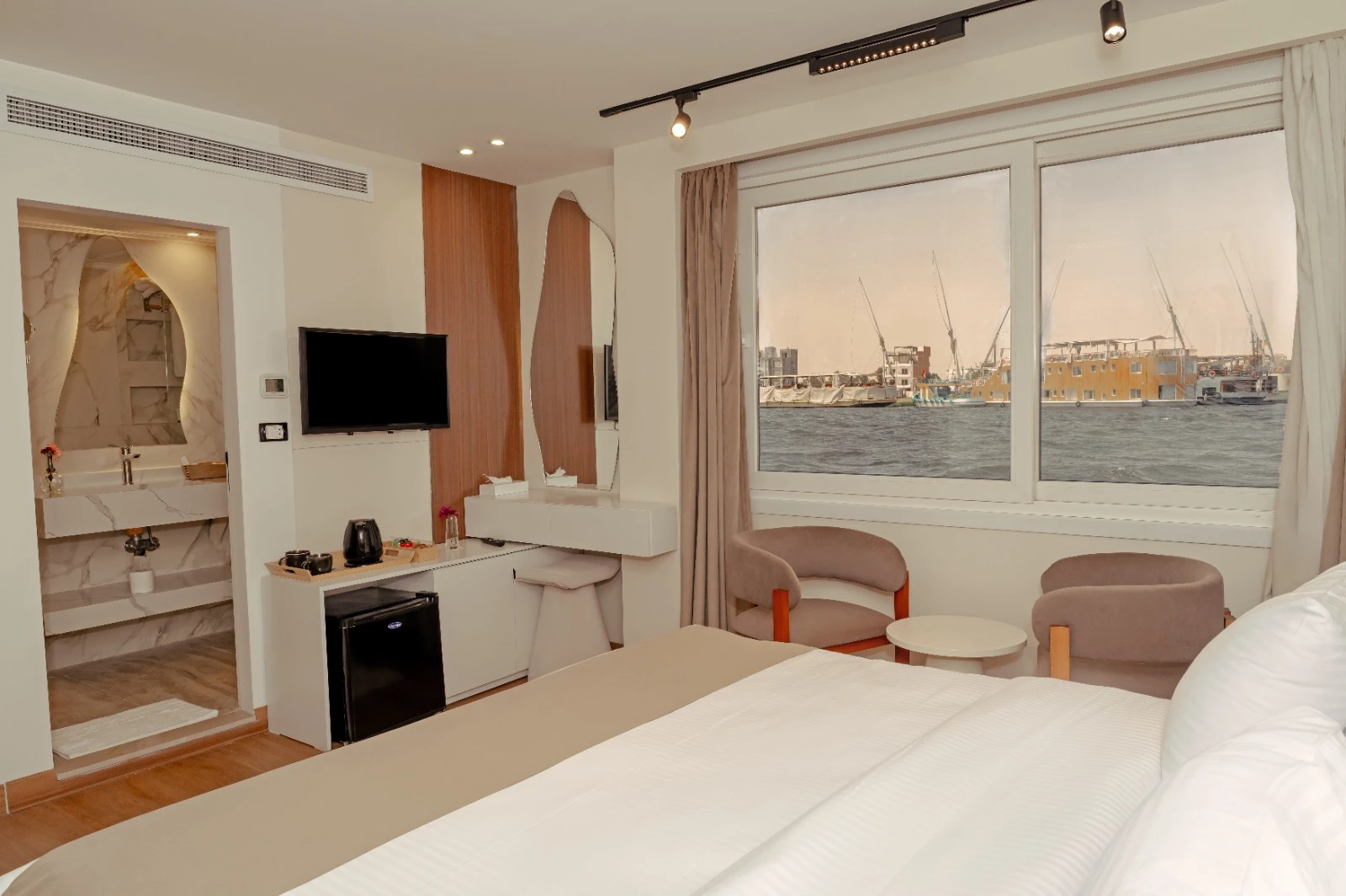 7 Nights / 8 Days : Luxor / Aswan / Luxor