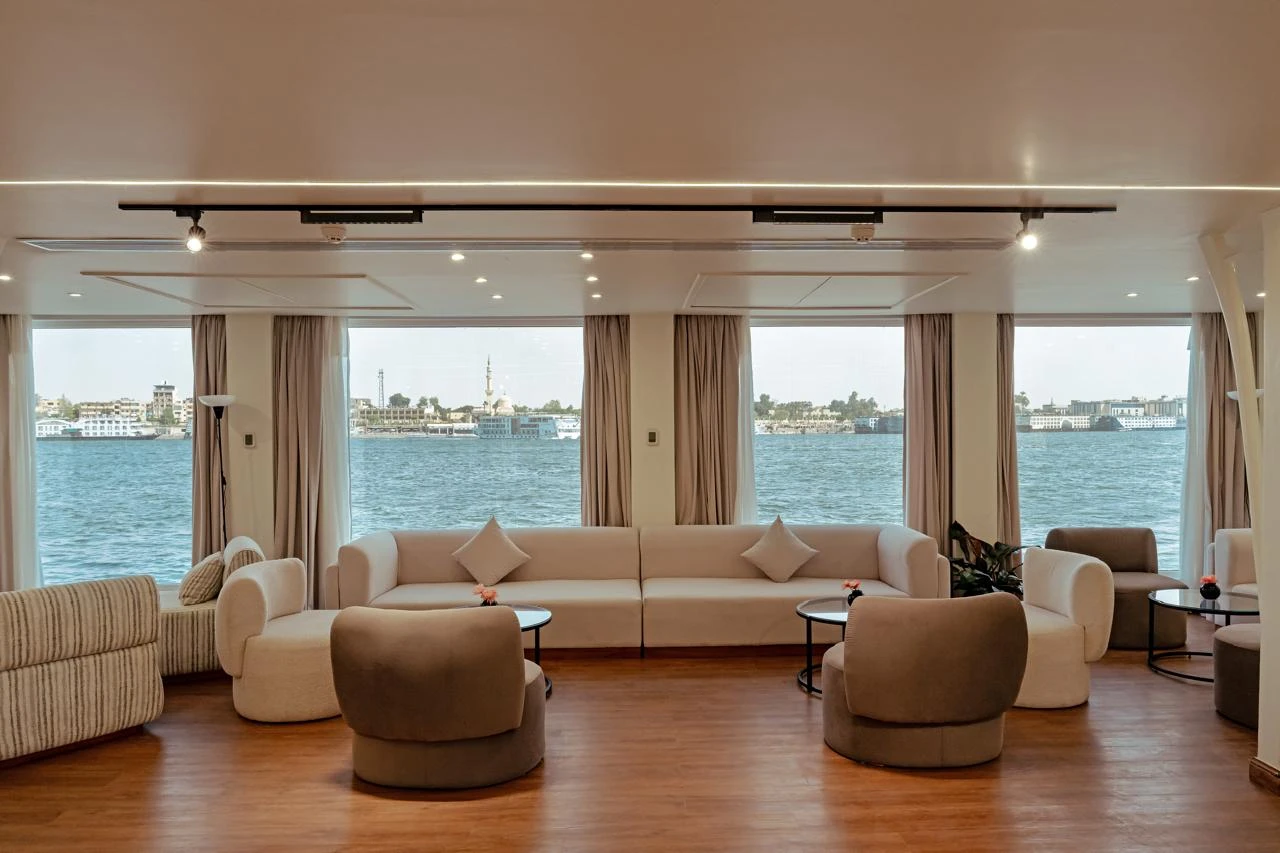 How Is a Dahabiya Different from a Nile Cruise?