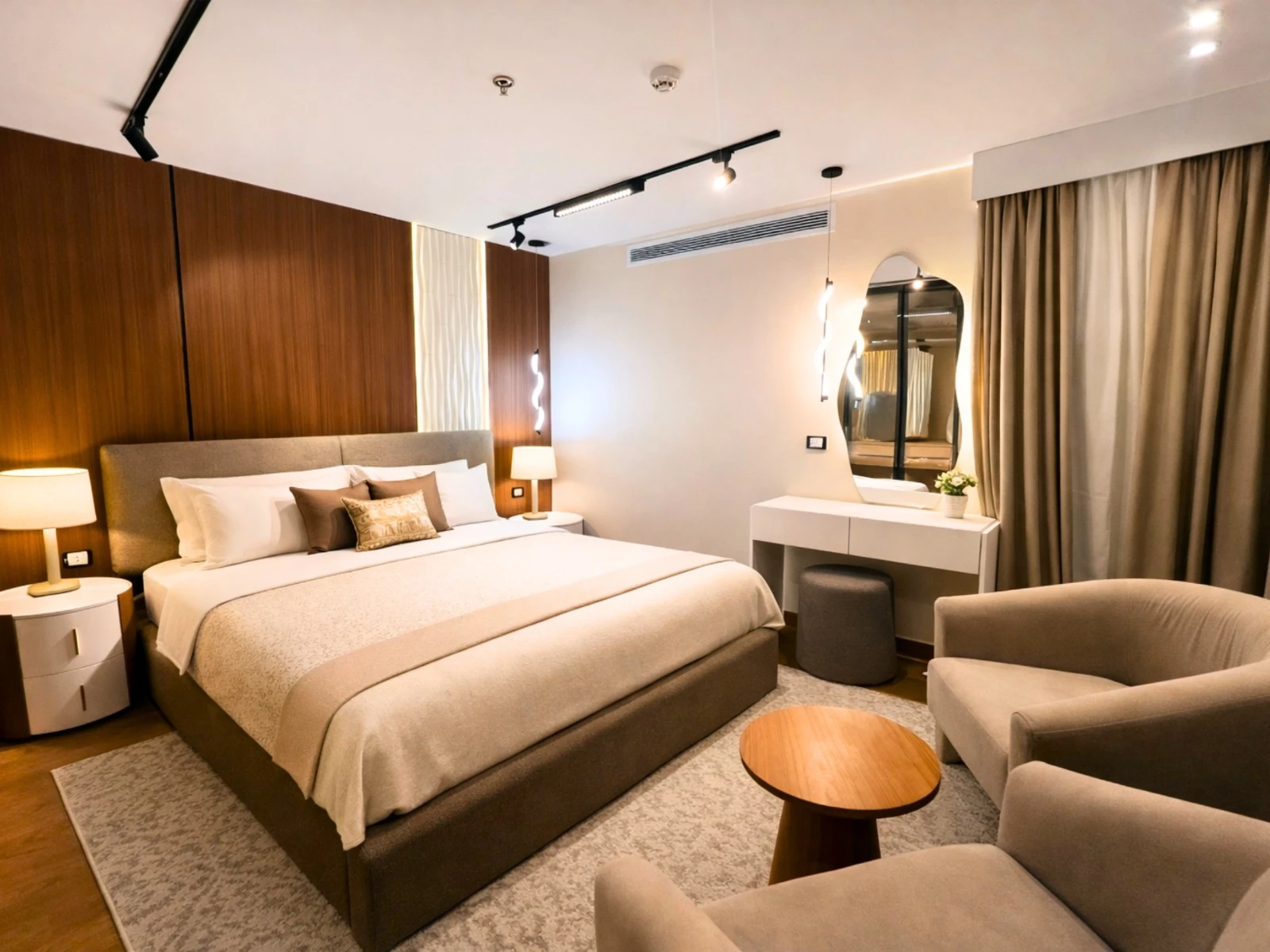 Luxury Suite : Luxor / Aswan / Luxor