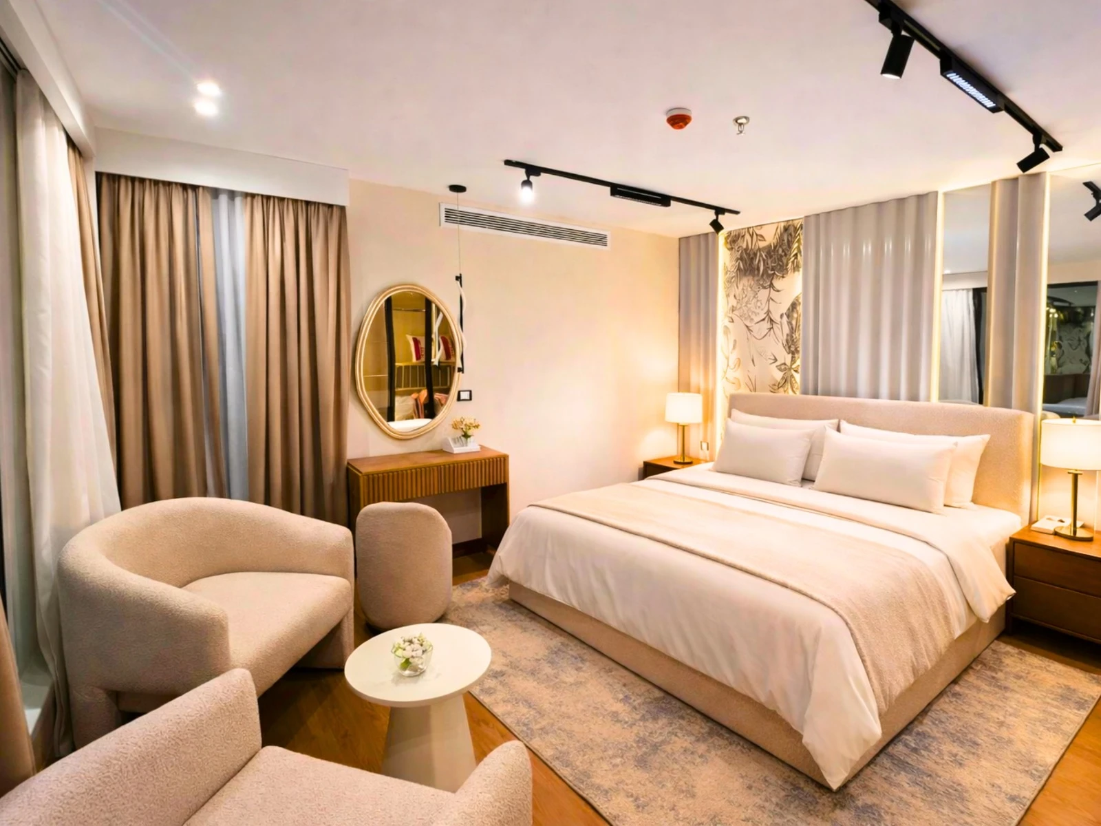 Luxury Royal Suite : Luxor / Aswan / Luxor