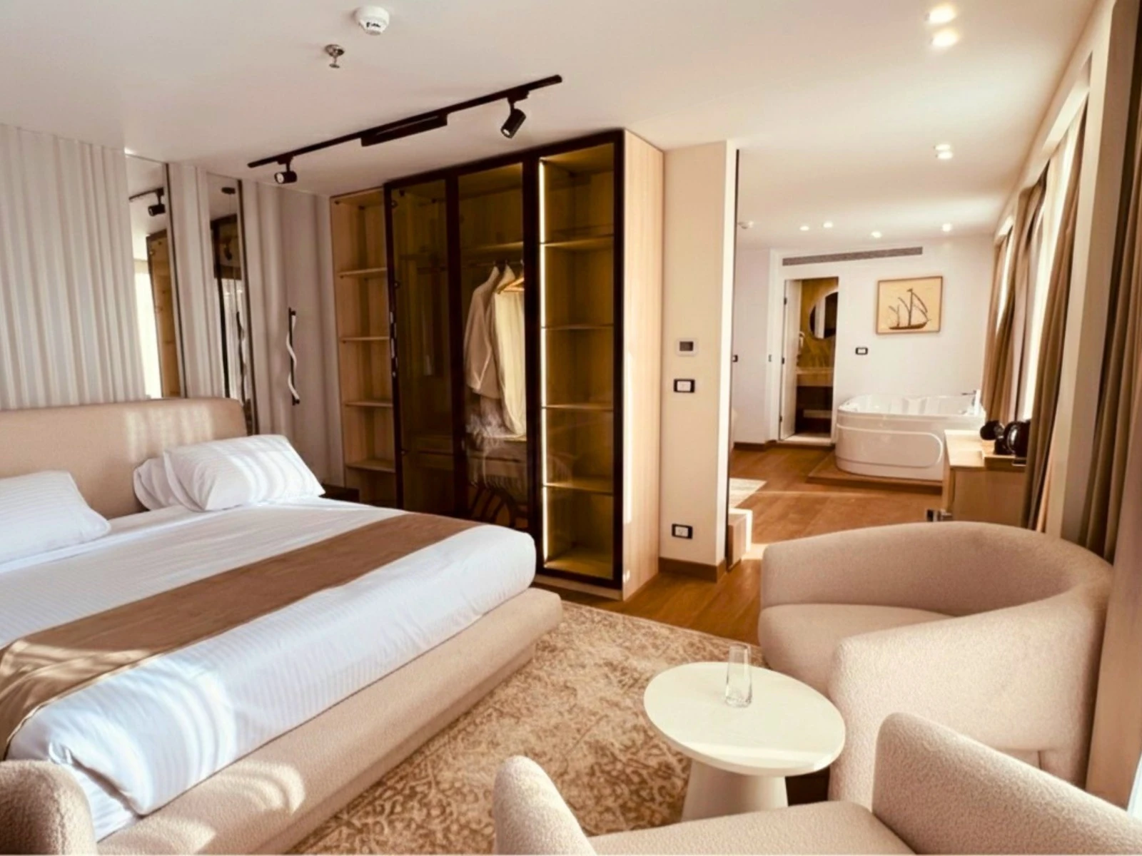 Hathor Luxury Royal Suite : Aswan / Luxor