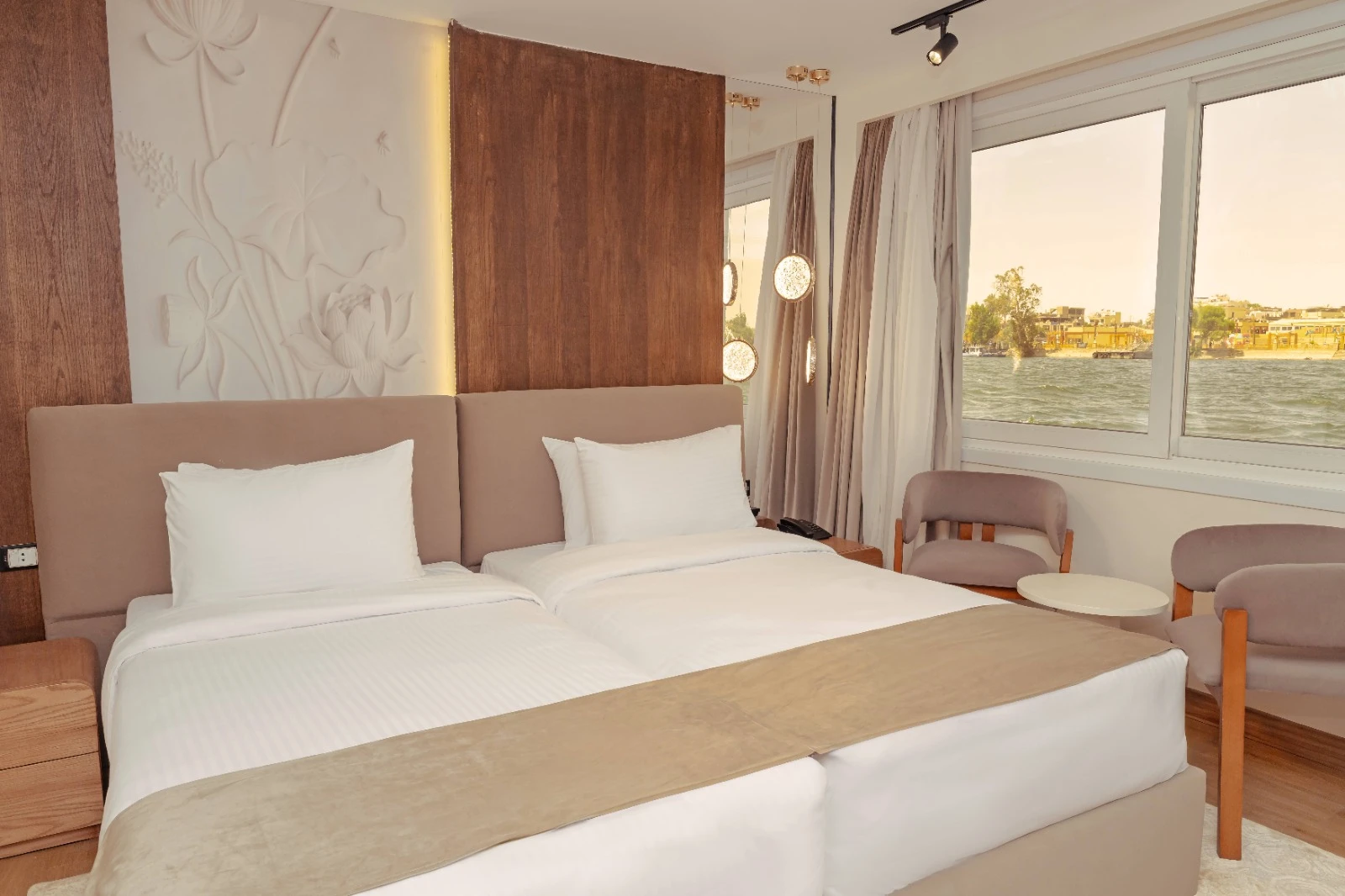 Hathor Luxury Twin Bed : Luxor / Aswan